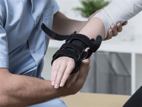 Broken Wrist Treatment