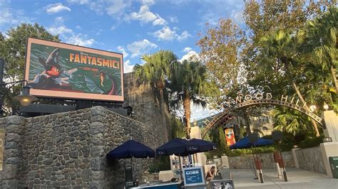Capacity Of Fantasmic Theater