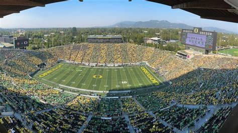 Capacity Of Oregon Ducks Stadium
