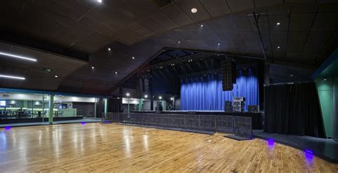 Capacity Of Val Air Ballroom