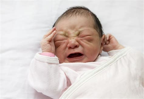 Does It Hurt Babies To Be Born