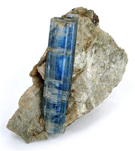 Extinction Of Kyanite
