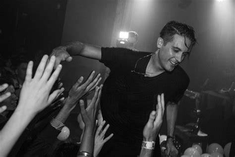 Geazy Wallpapers 4K