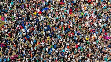 How Many People Artinya