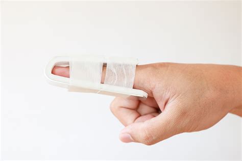 Jammed Finger Vs Broken Finger