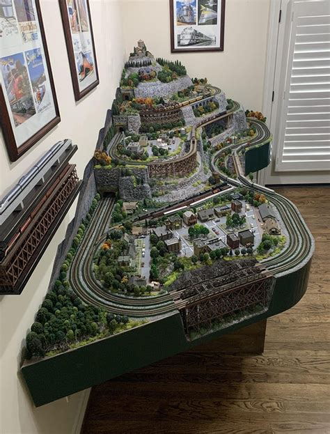 N Scale Train Table