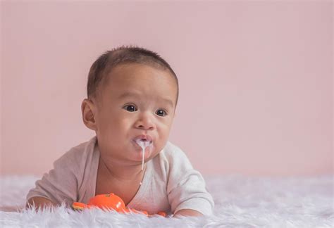 Newborn Vomiting Milk