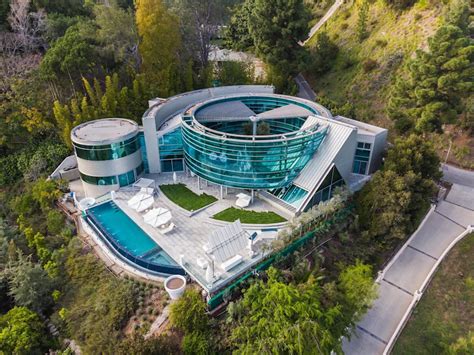 Where Does Live Justin Bieber