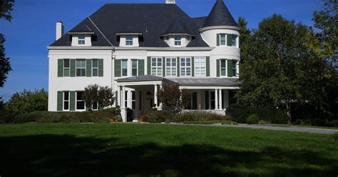 Where Does Vp Live