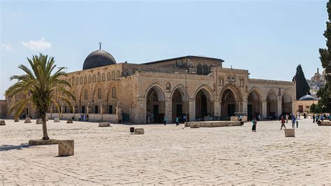Who Built Al Aqsa Mosque