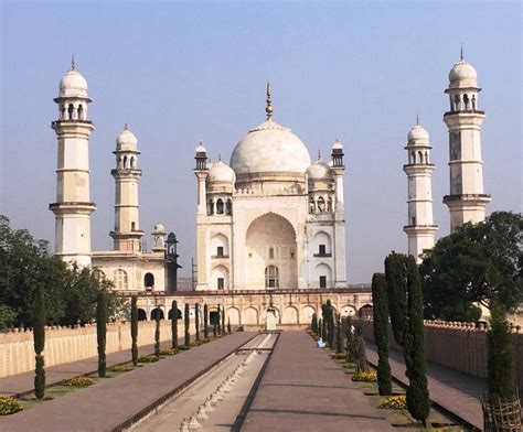 Who Built Bibi Ka Maqbara