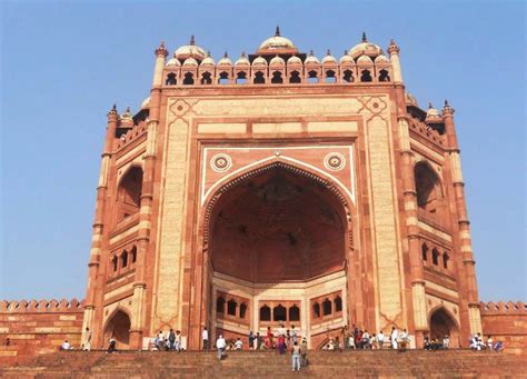 Who Built Buland Darwaza