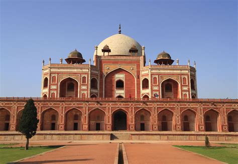 Who Built Humayun's Tomb In Delhi
