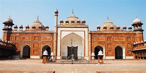 Who Built Jama Masjid In Agra