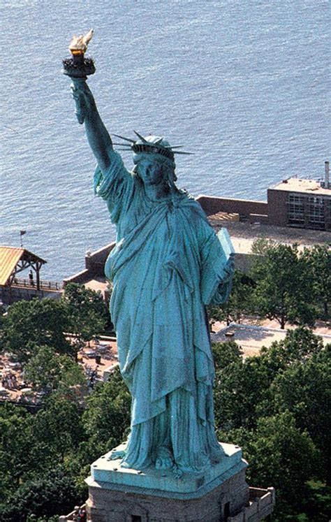 Who Built Statue Of Liberty