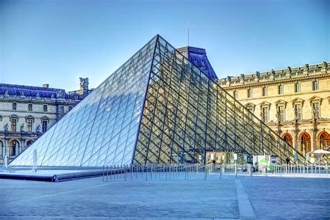 Who Designed Louvre Pyramid
