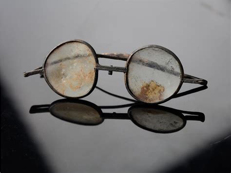 Who Invented Eyeglasses